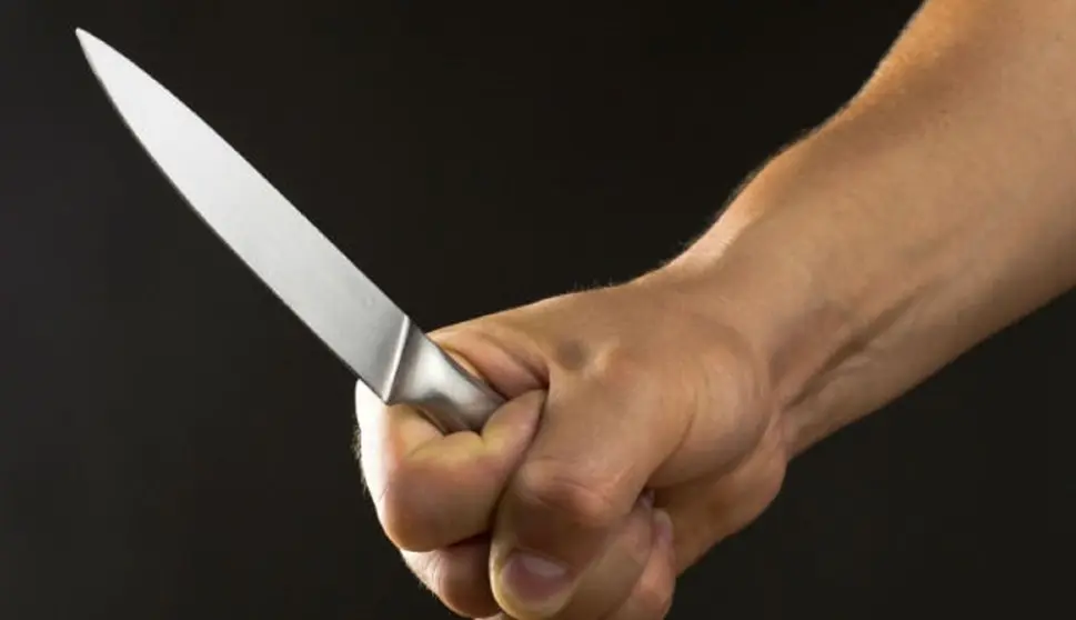 Un hombre ha amenazado a otro con un cuchillo