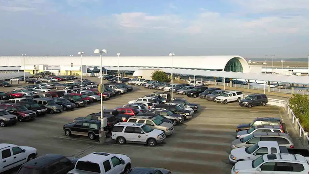 Aparcamiento del aeropuerto de Sevilla