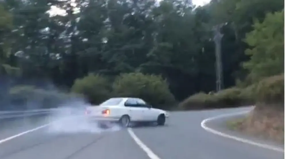 Conduce ebrio y de forma temeraria por Roquetas