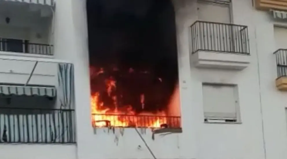 Incendio en un antiguo hotel de Almer&iacute;a