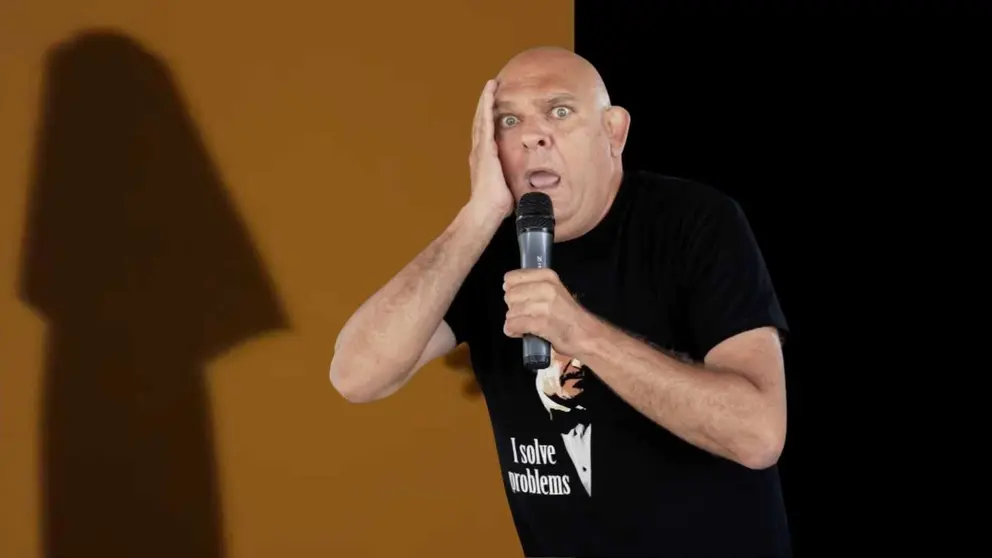 Luis Lara lo descubre: aparece la sombra de una monja en la pared de su casa