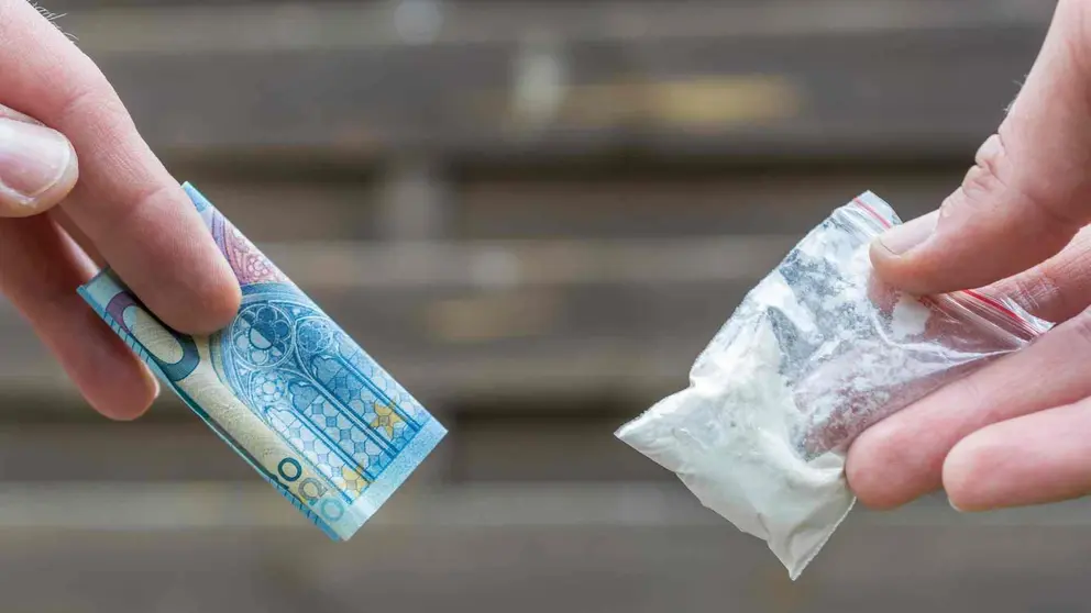 Pillados vendiendo coca&iacute;na y hero&iacute;na a las puertas de un colegio en Jerez