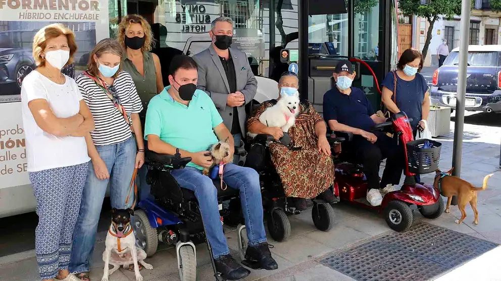 Los autobuses de Jerez&nbsp;permitir&aacute;n a personas en silla de ruedas viajar con sus mascotas