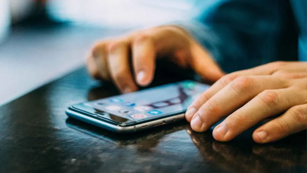 Un hombre en Sevilla pillado enviando im&aacute;genes pornogr&aacute;ficas de menores, incluida su hija