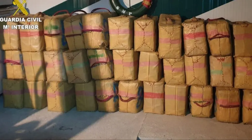 Hach&iacute;s incautado en la playa de la R&aacute;bita en Granada