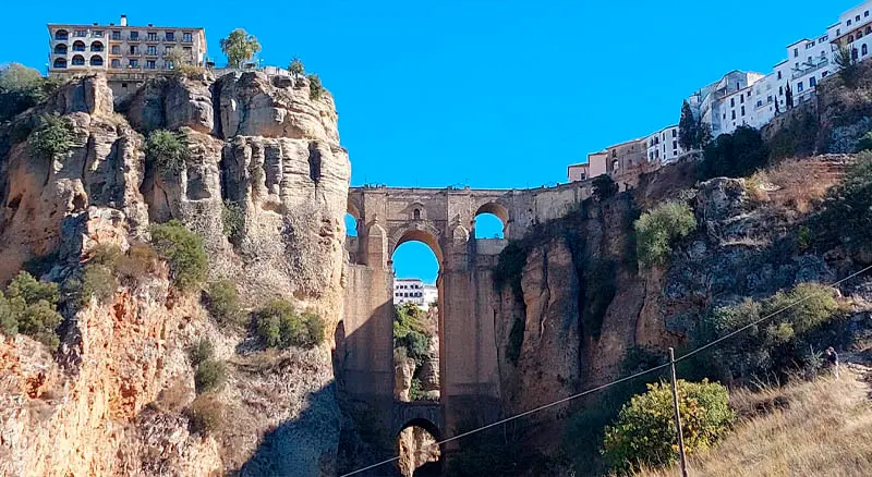 Muere una mujer tras caer 100 metros en el Tajo de Ronda