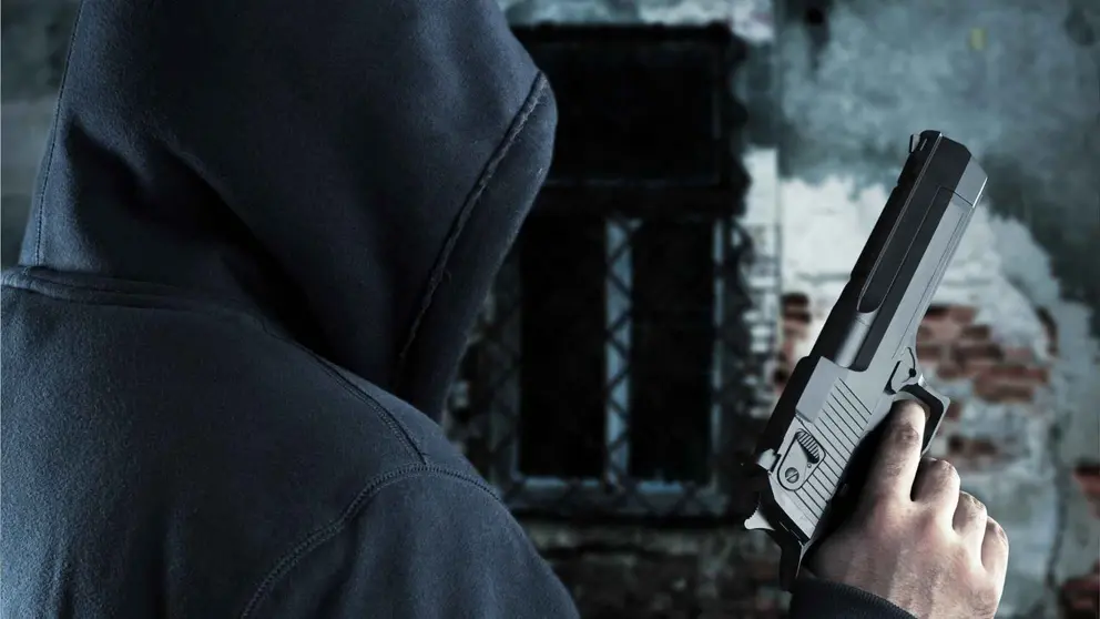 Tres encapuchados matan de un disparo en la cara a un hombre en plena calle en Ceuta