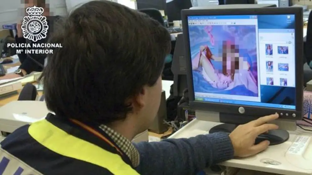 Un hombre ha sido detenido con varios dispositivos m&oacute;viles con pornograf&iacute;a infantil