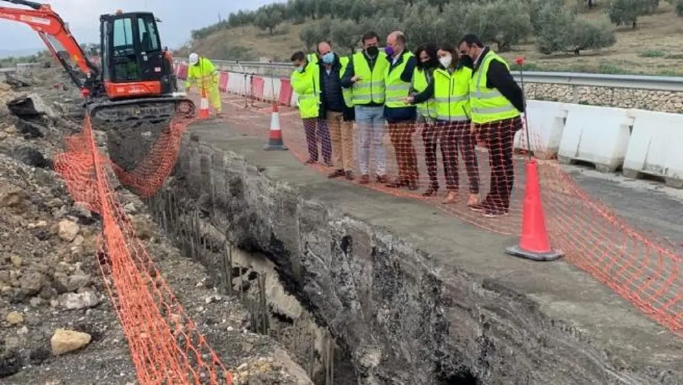 La Junta invierte mas de 640.000 euros en la carretera A-318