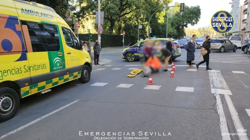 Una mujer ha sido atropellada por una moto en pleno barrio de Los Remedios