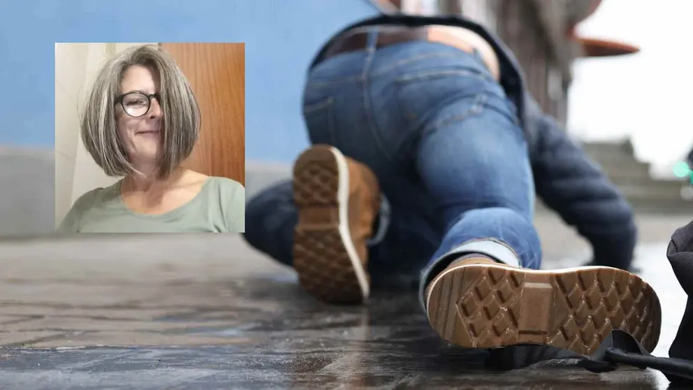 Encuentran a un joven magreb&iacute; tirado en la acera y acaban abrazados y llorando