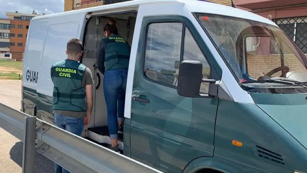 Pillados tres guardias civiles traficando con drogas en el Estrecho