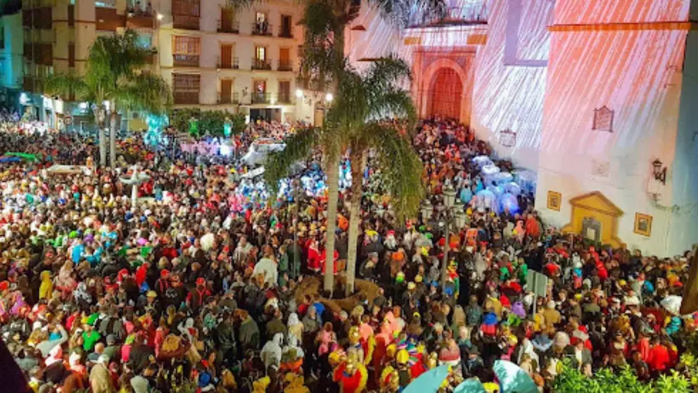 Fiesta de disfraces de A&ntilde;o Nuevo, en Co&iacute;n, M&aacute;laga