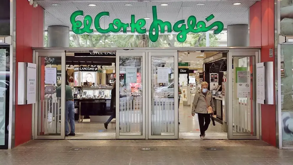El patinete el&eacute;ctrico m&aacute;s demandado en El Corte Ingl&eacute;s va sin manillar y puede hasta con 100 kilos de peso