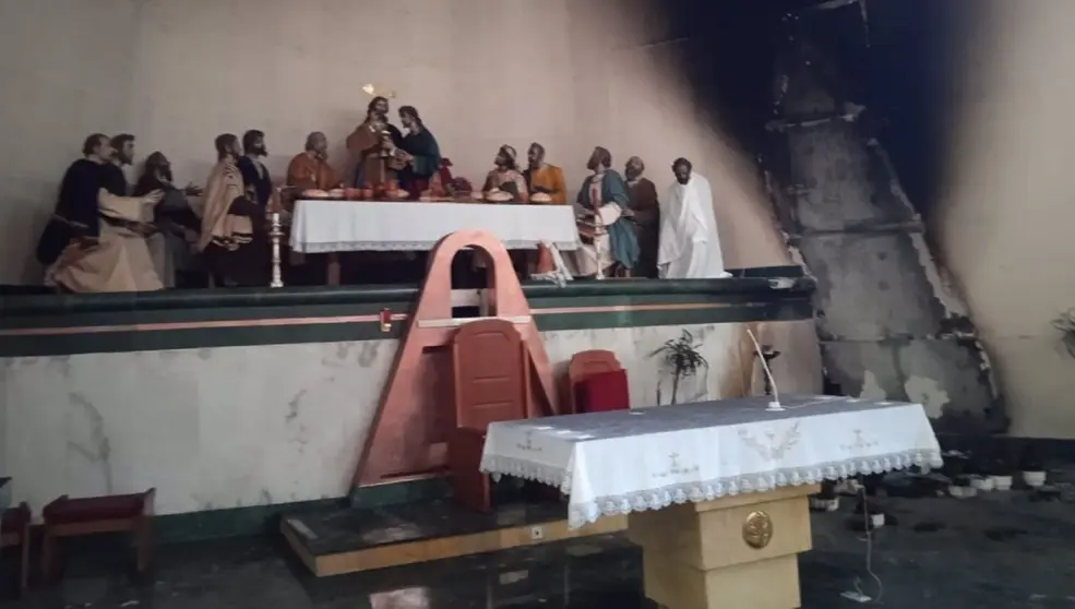 Una talla de la Santa Cena, afectada por un incendio en la iglesia de San Juan Pablo II en Ja&eacute;n