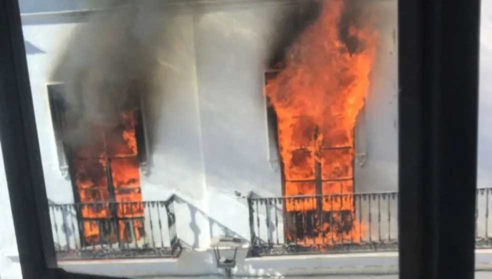 Herido en Jerez un ni&ntilde;o de dos a&ntilde;os tras salir ardiendo una casa