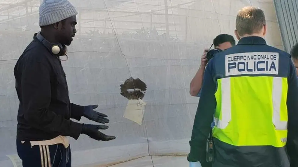 Once detenidos por alquilar permisos falsos de trabajo a mujeres sin papales en N&iacute;jar