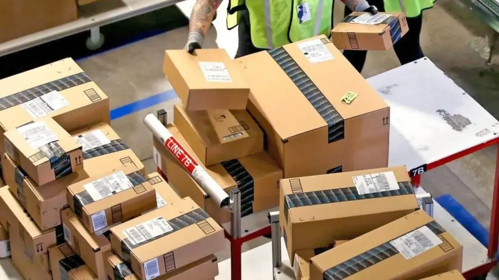 El patinete el&eacute;ctrico que revienta en ventas en Amazon a d&iacute;as de Reyes Magos: plegable y ligero