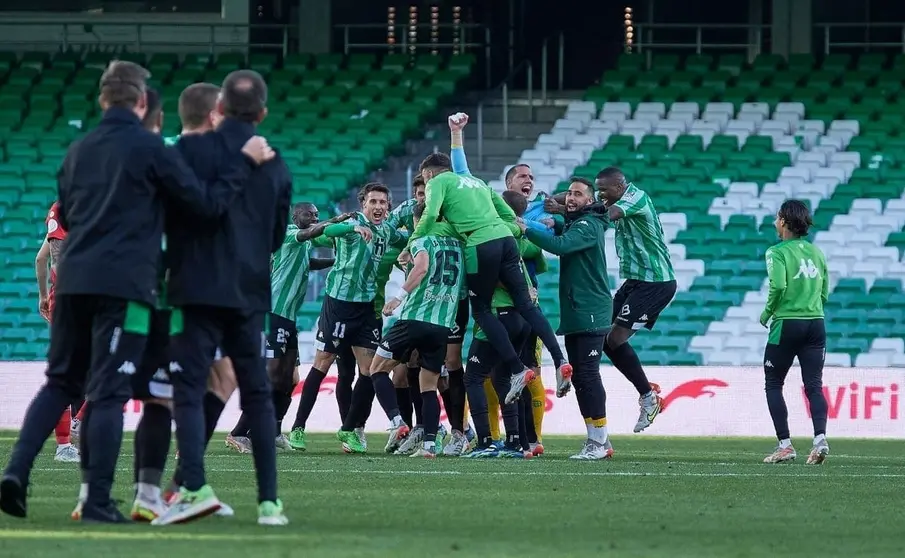 El Real Betis celebra el gol de Fekir | Salvador L&oacute;pez para El MIRA