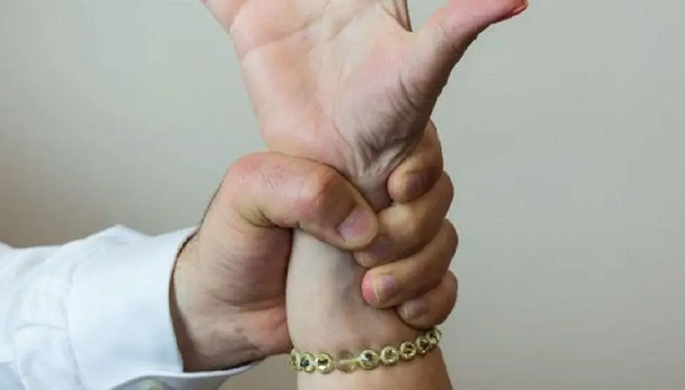 Acaba en el hospital de C&aacute;diz tras recibir una paliza de su pareja