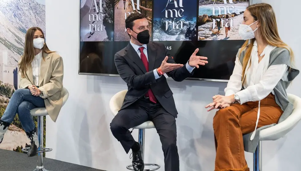 Los influencers animan a ir a la Costa de Almer&iacute;a