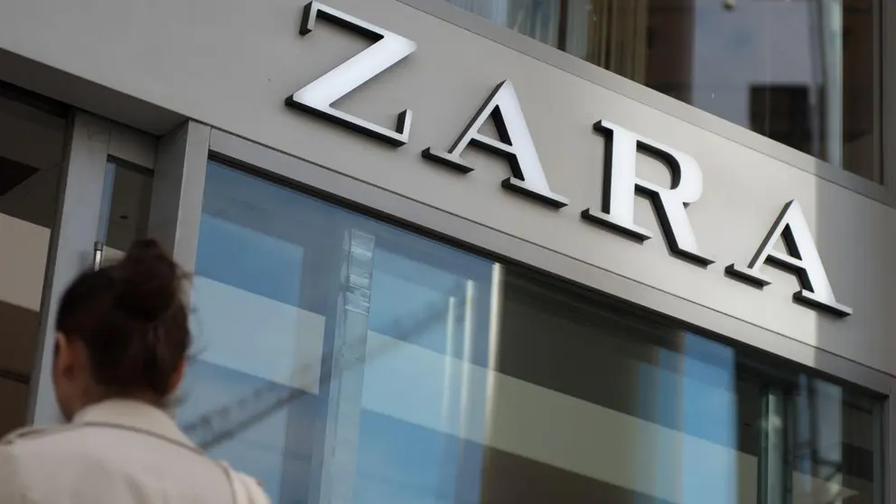 Zara ya est&aacute; en modo Semana Santa: 4 vestidos y 1 abrigo para ir arregladas