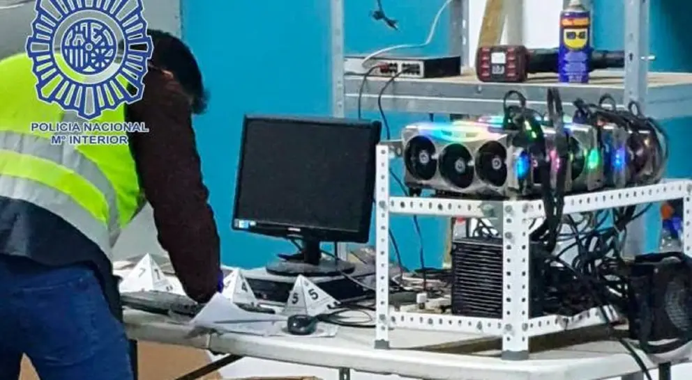 Acaban con una 'granja' de criptomonedas en Santiponce e intervienen equipos de 50.000 euros