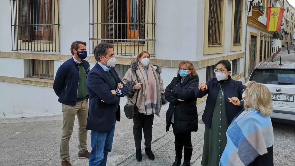 M&aacute;s de 250 familias del Colegio El Beaterio de Jerez exigen una soluci&oacute;n a los problemas de acceso