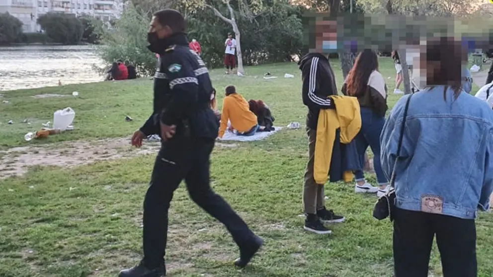 Fin de semana. M&aacute;s de 130 denuncias en Sevilla tras 24 intervenciones contra el botell&oacute;n