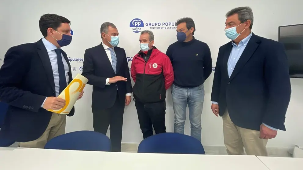 Jos&eacute; Luis Sanz durante el encuentro con el sindicato de Bomberos de Sevilla