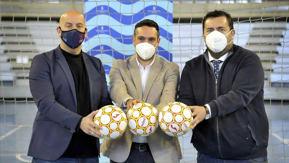 Pedro Curtido, delegado provincial de la RFEF, Jes&uacute;s Alba delegado de y Jaime Armario