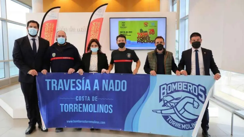 Acto de presentaci&oacute;n de la VIII Traves&iacute;a a Nado de Torremolinos en la Diputaci&oacute;n de M&aacute;laga