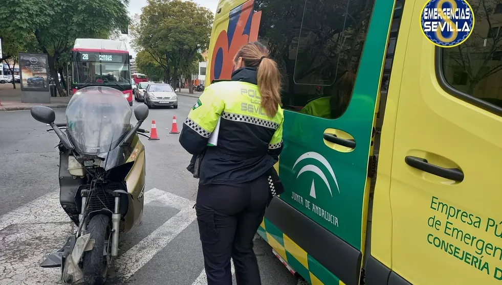 2 accidentes de moto dejan varios heridos en pleno centro de Sevilla