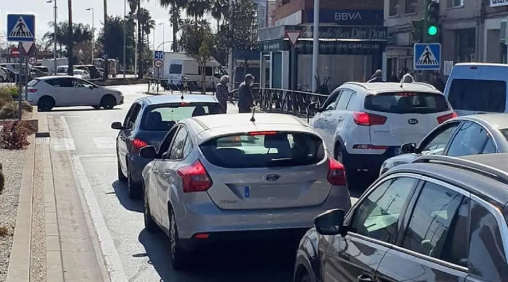 Una mujer se desmaya mientras conduce en Algeciras