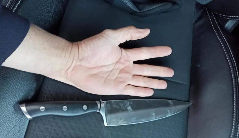 Roba armado con un cuchillo en un comercio de Motril