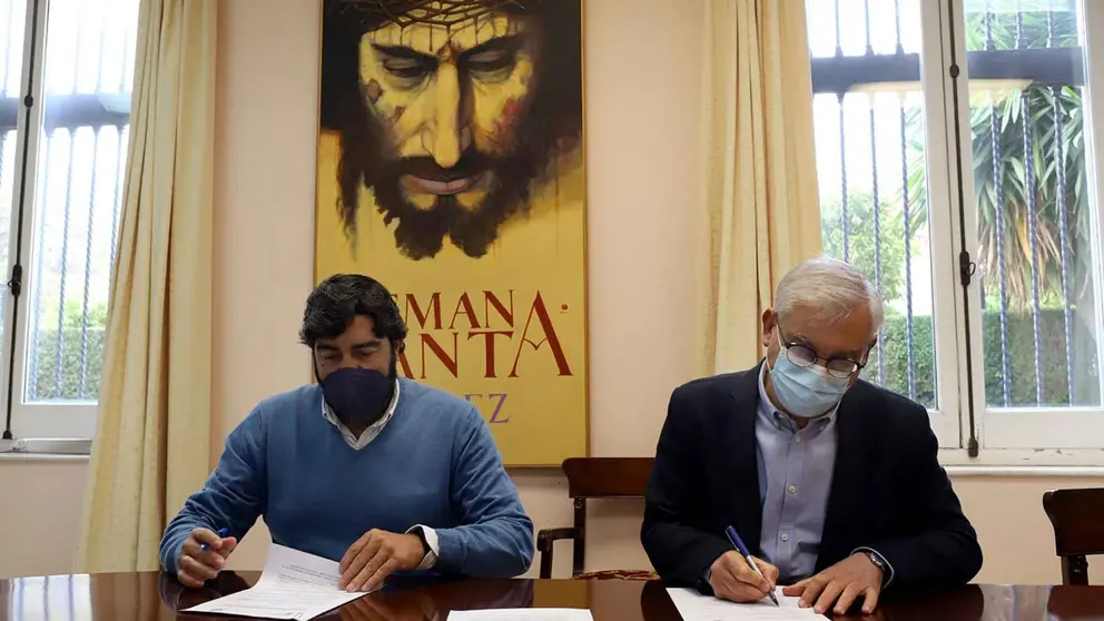 Firma del acuerdo para la colocaci&oacute;n de banderolas en el centro de Jerez