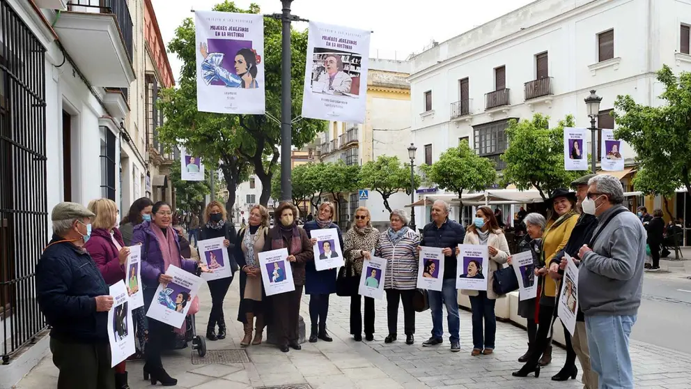 Presentaci&oacute;n de la muestra 'Mujeres jerezanas en la historia&rsquo; en la calle Corredera