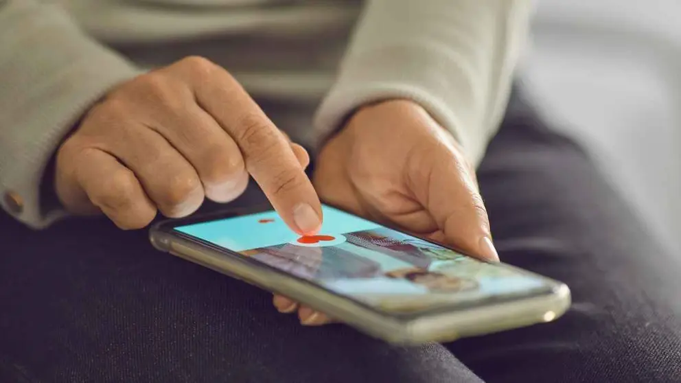 Golpean al due&ntilde;o de una casa de Sevilla para robarle tras conocerlo en una app de contactos