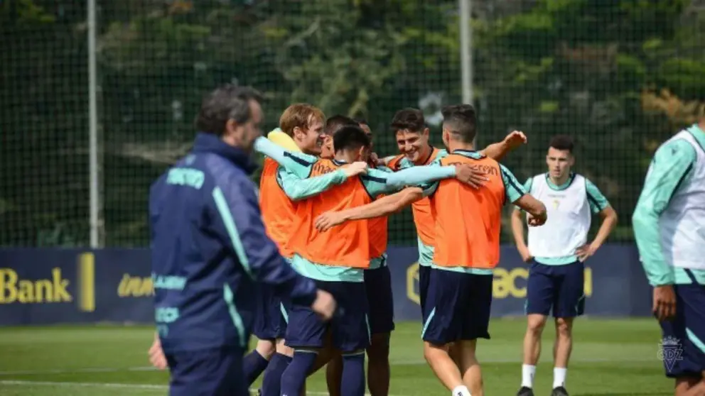 El C&aacute;diz CF se ejercita pensando en el Valencia CF | CCF