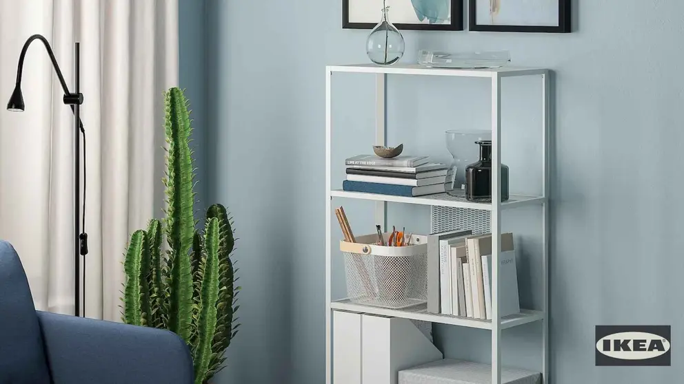 Ikea se supera con la estanter&iacute;a con m&aacute;s estilo que ocupa el m&iacute;nimo espacio en el sal&oacute;n: s&oacute;lo 19 euros