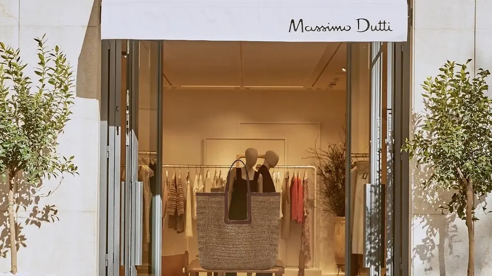 El bolso gigante de rafia de Massimo Dutti que combina con todo: perfecto para primavera y verano