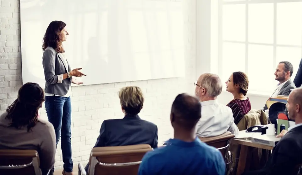 La Junta de Andaluc&iacute;a ampl&iacute;a la oferta de las ense&ntilde;anzas de adultos en Huelva