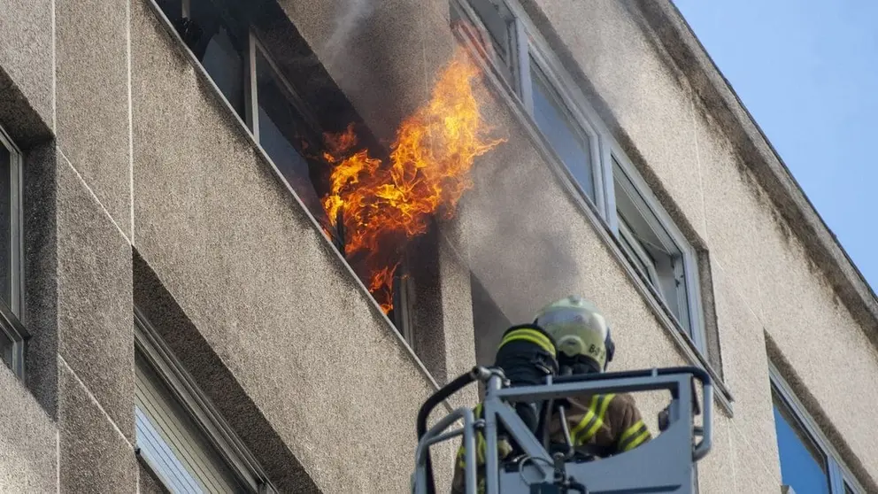 Arde una vivienda en Gines con una anciana de 89 a&ntilde;os dentro