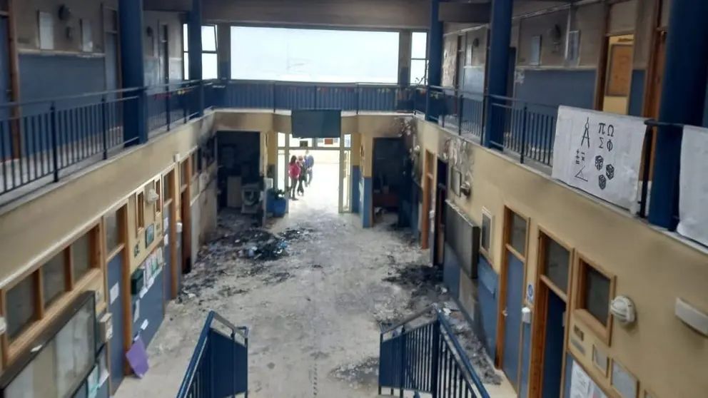 7 menores intentan quemar un instituto en Almer&iacute;a