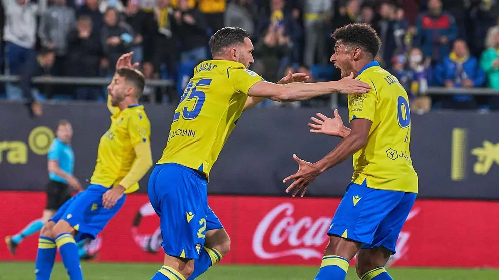 Sergio Gonz&aacute;lez debe elegir qui&eacute;n ser&aacute; su principal referencia ofensiva | Salvador L&oacute;pez Medina para El MIRA