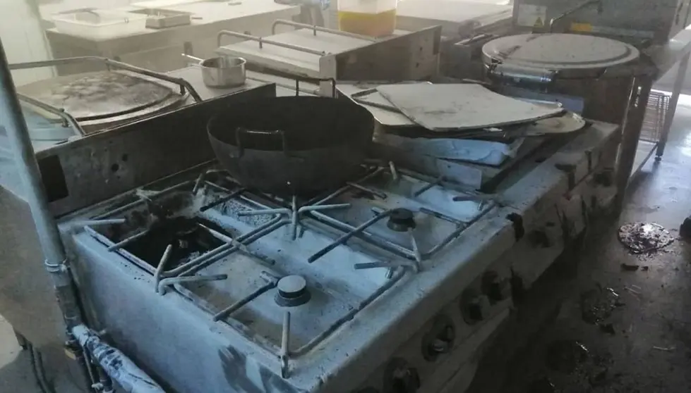 En llamas la cocina de un restaurante de El Ejido