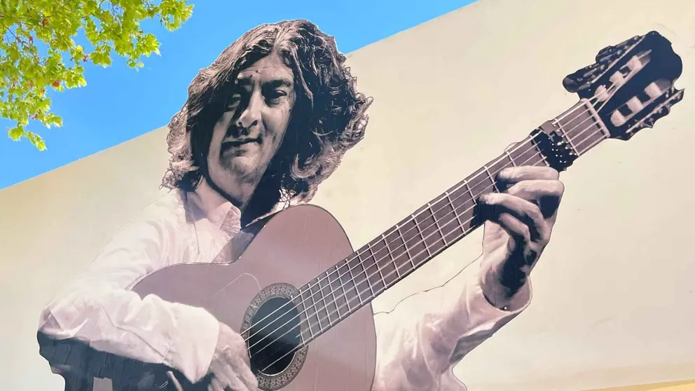 Mora&iacute;to Chico en la portada de la caseta la Buena Gente