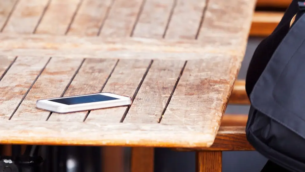 Roba en un bar de Almer&iacute;a y lo pillan tras dejarse el m&oacute;vil dentro