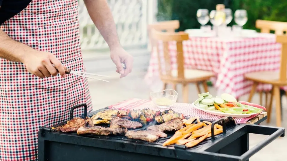 Leroy Merlin frena a Ikea con la llegada del malet&iacute;n (de acero) para expertos en barbacoas