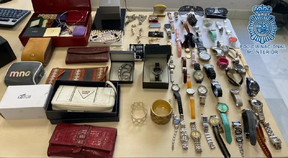 Entra a robar en una casa de Jerez con toda la familia en su interior